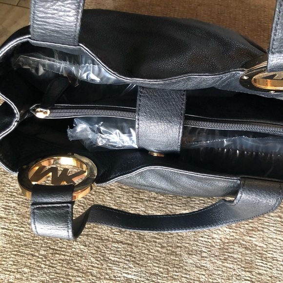 Michael Kors handbag - Picture 6 of 16